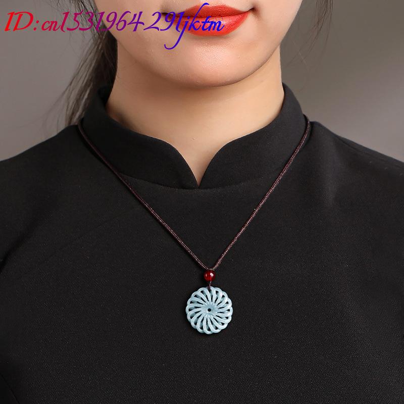 Burmesische Jadeit-Blumenanhän – Necklace Pendant Bewertung und Preis