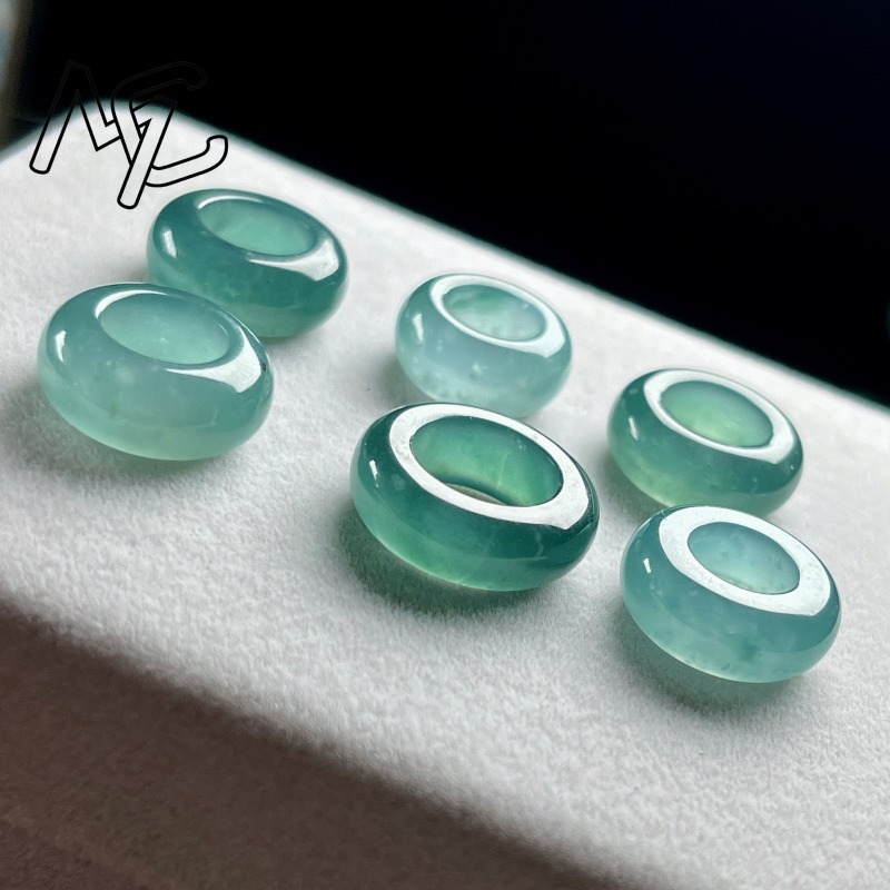 Natürlicher Smaragd Blauwasser – Necklace Pendant Bewertung und Preis