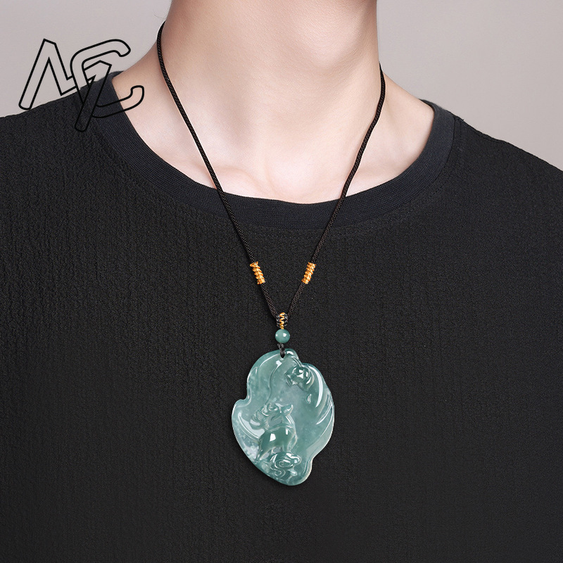 Echte Natürliche Smaragd-Jade  – Necklace Pendant Bewertung und Preis
